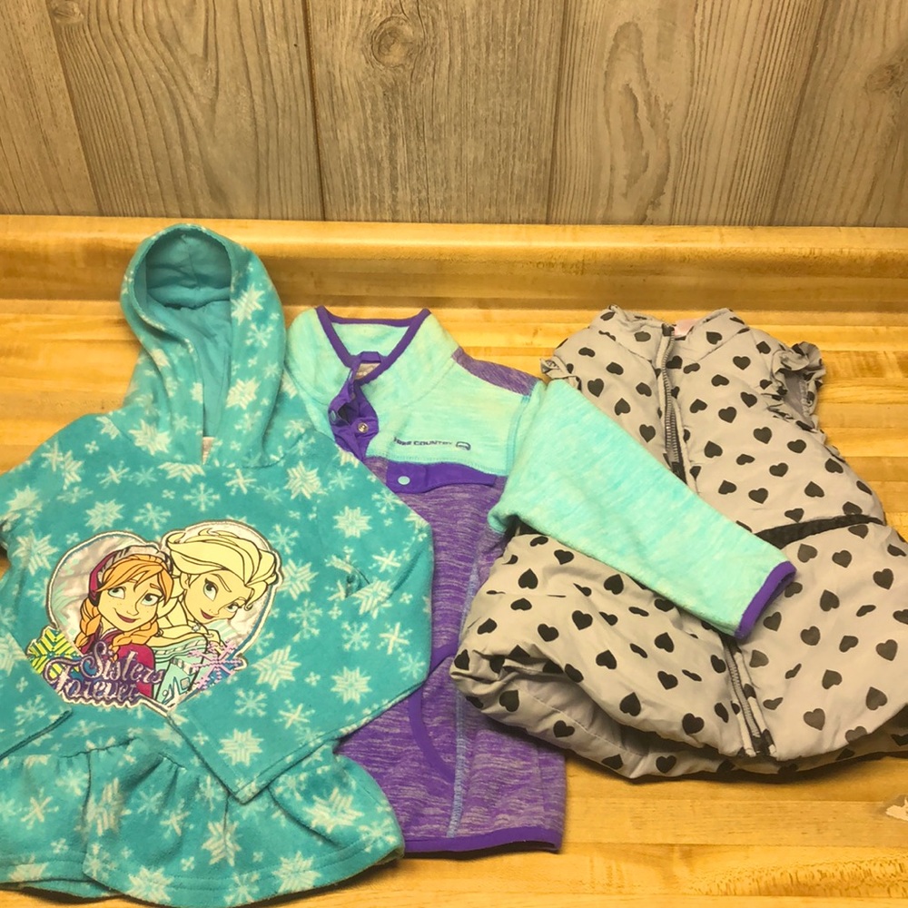 BUNDLE 4TGirls 2 Sweaters and Vest